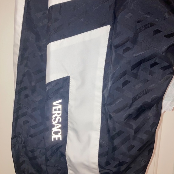 VERSACE - Picture 2 of 5